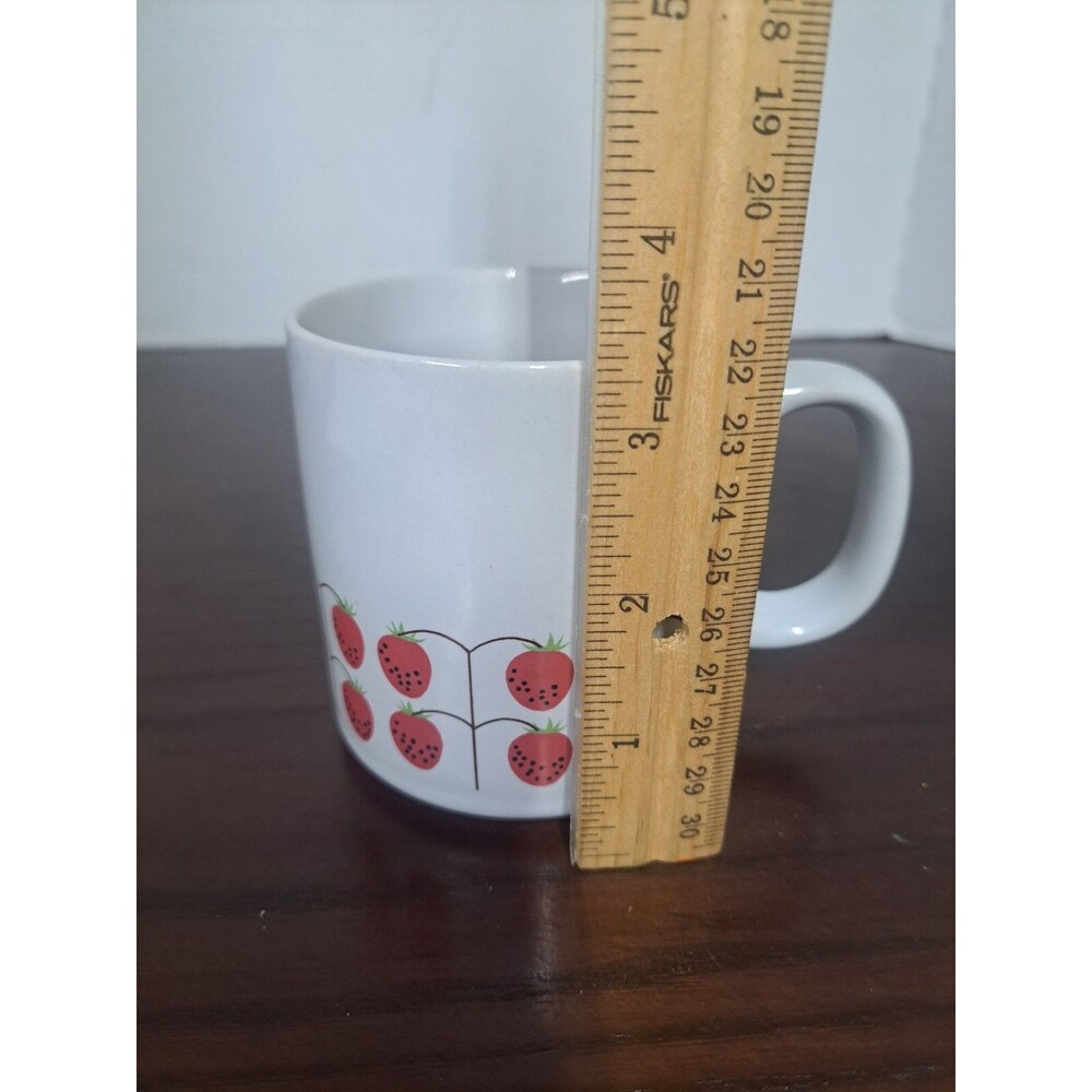 Nevco Strawberry Pattern Mug - Picture 7 of 8